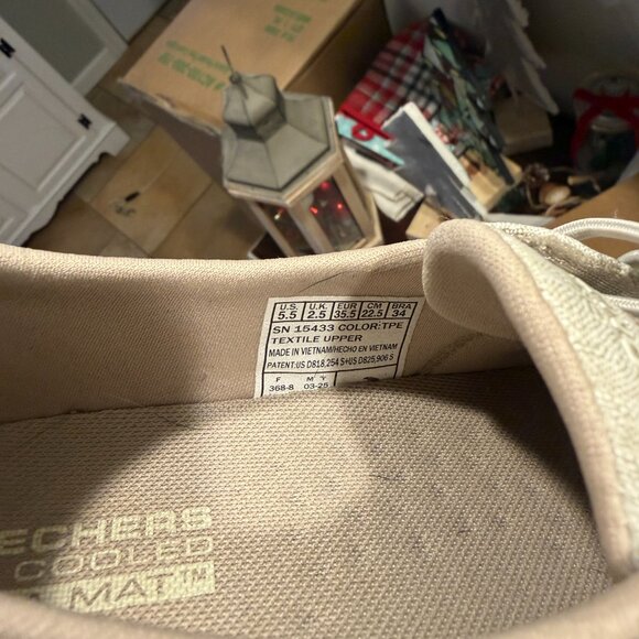 Skechers GO WALK lite isla boat shoe girls size 5.5 - Picture 4 of 6